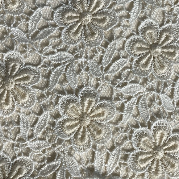 J. Crew Small Womens Tank Top White Flower Crochet Scoop Neck Preppy Shell A30. - Picture 3 of 5